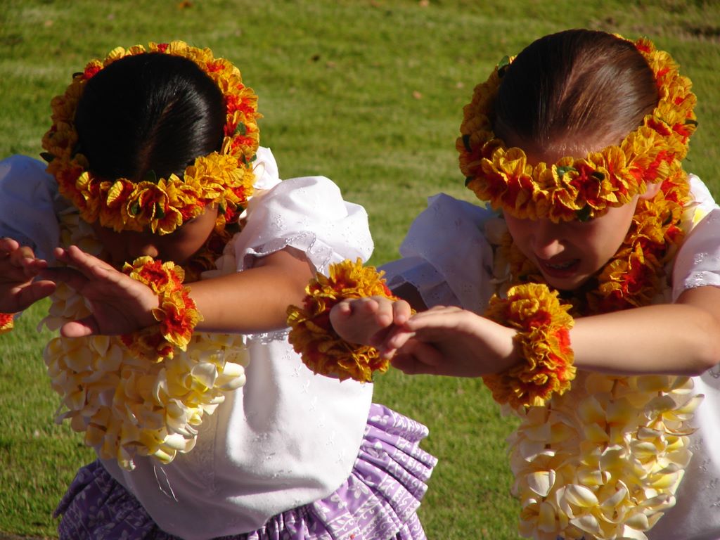 Hula Dancers